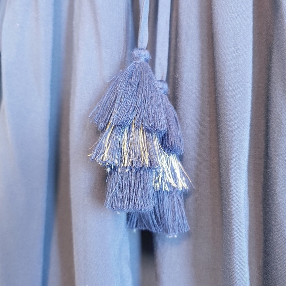 Lilly Pulitzer True Blue Sain Blouse Tassel Elastic Neck Sz S - Picture 3 of 10